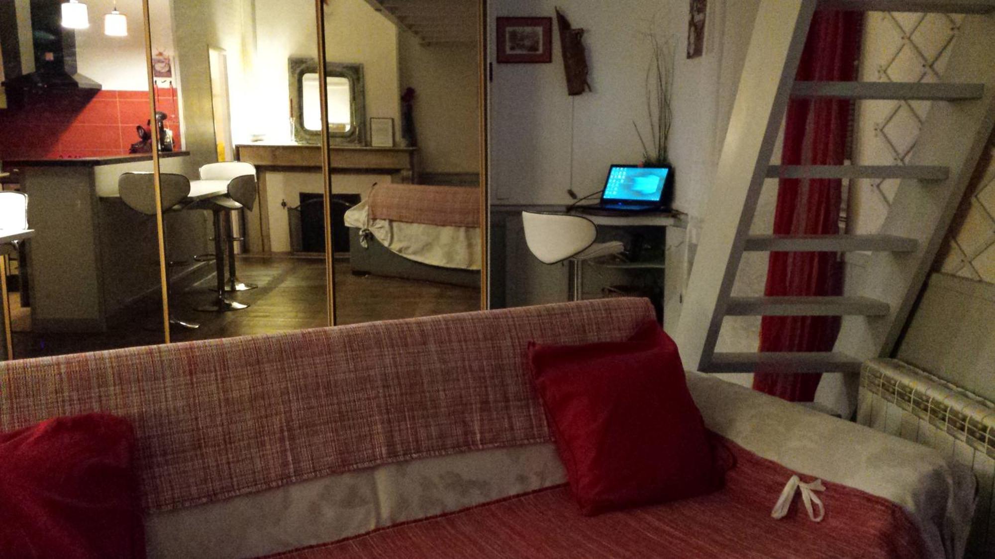 Coquet Studio En Mezzanine Nuit Pour 2 Personnes Saint-Girons  Buitenkant foto