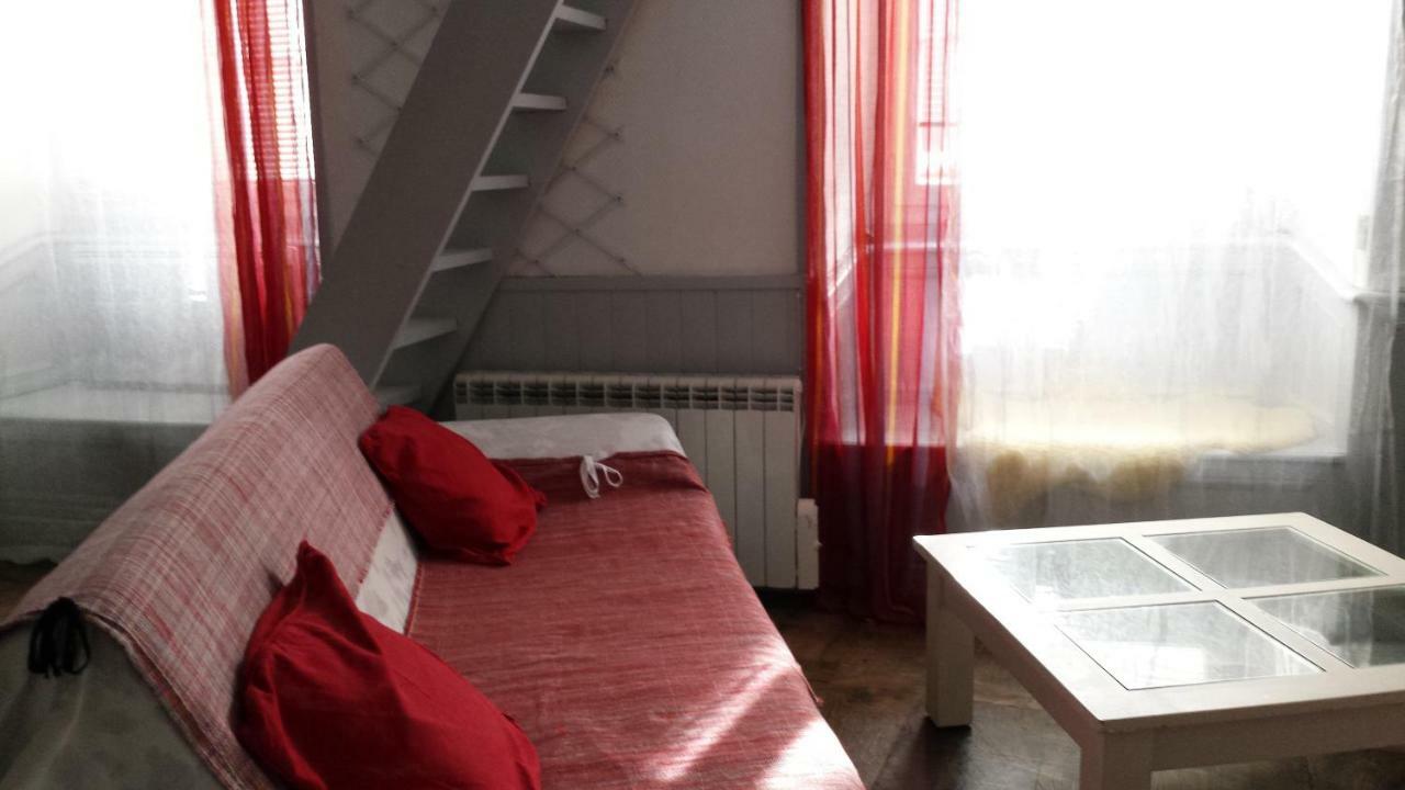 Coquet Studio En Mezzanine Nuit Pour 2 Personnes Saint-Girons  Buitenkant foto