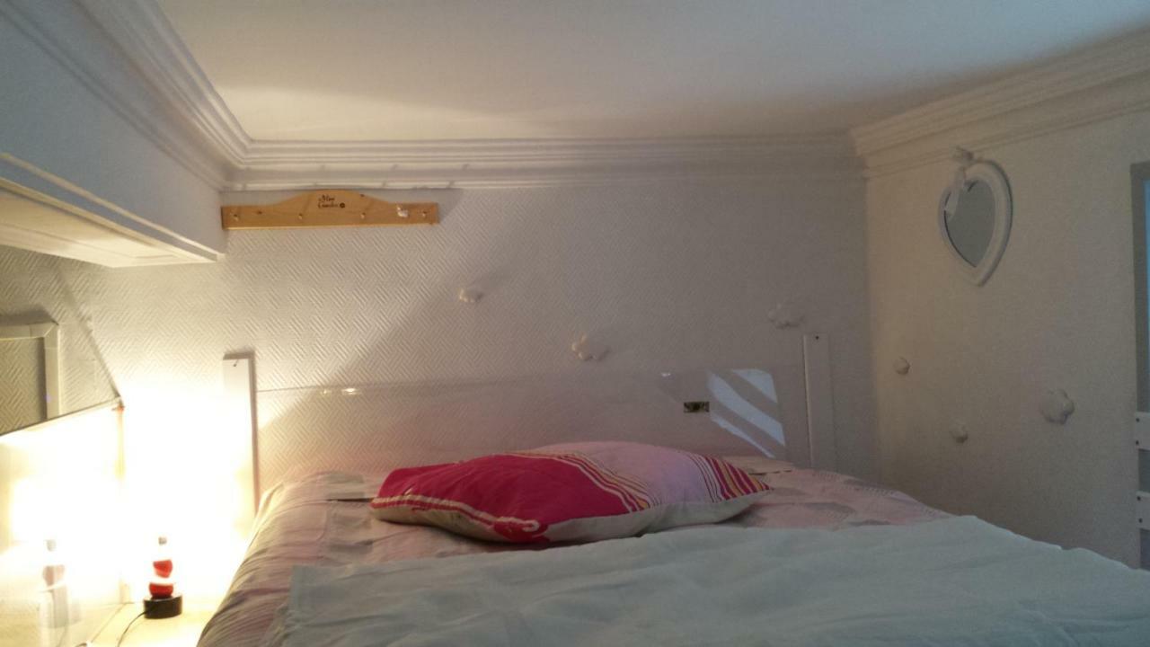 Coquet Studio En Mezzanine Nuit Pour 2 Personnes Saint-Girons  Buitenkant foto